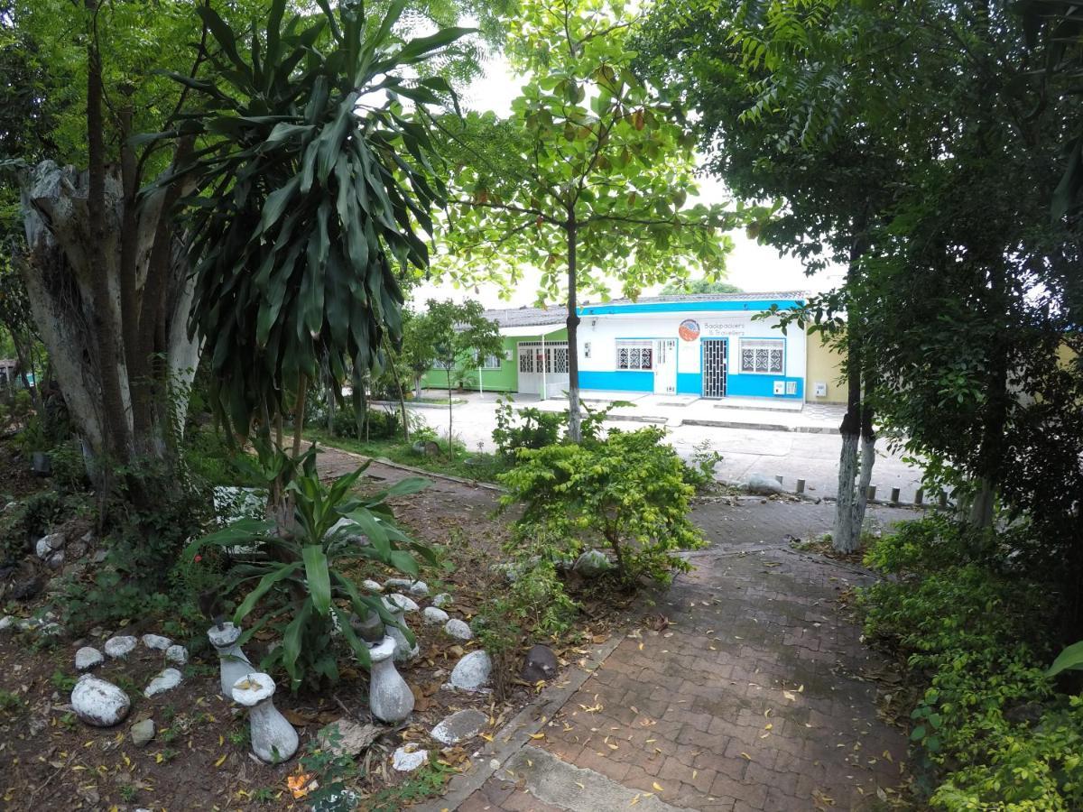 Backpackers And Travellers Hostel Нейва Экстерьер фото