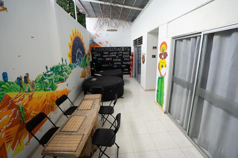 Backpackers And Travellers Hostel Нейва Экстерьер фото