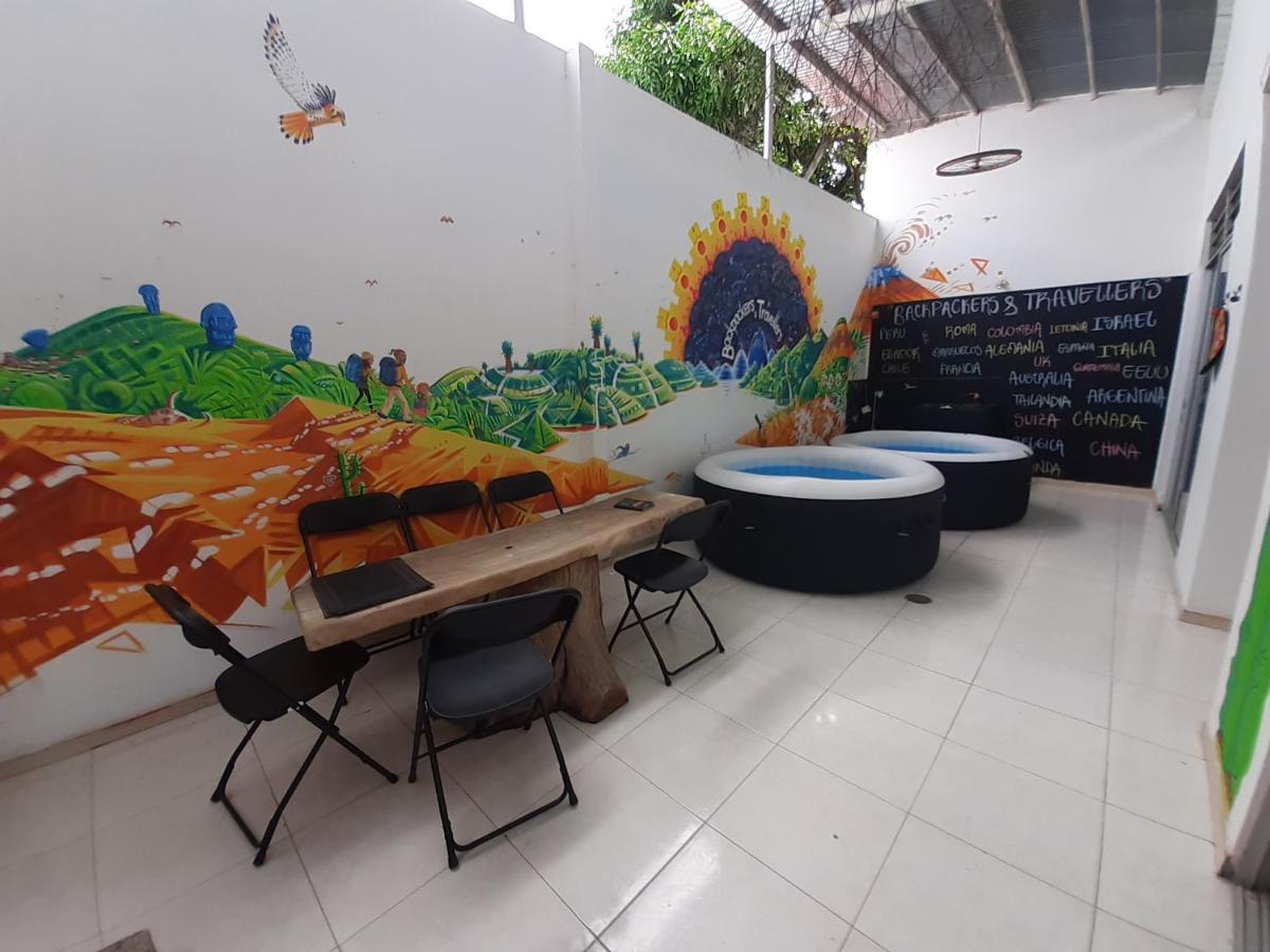 Backpackers And Travellers Hostel Нейва Экстерьер фото