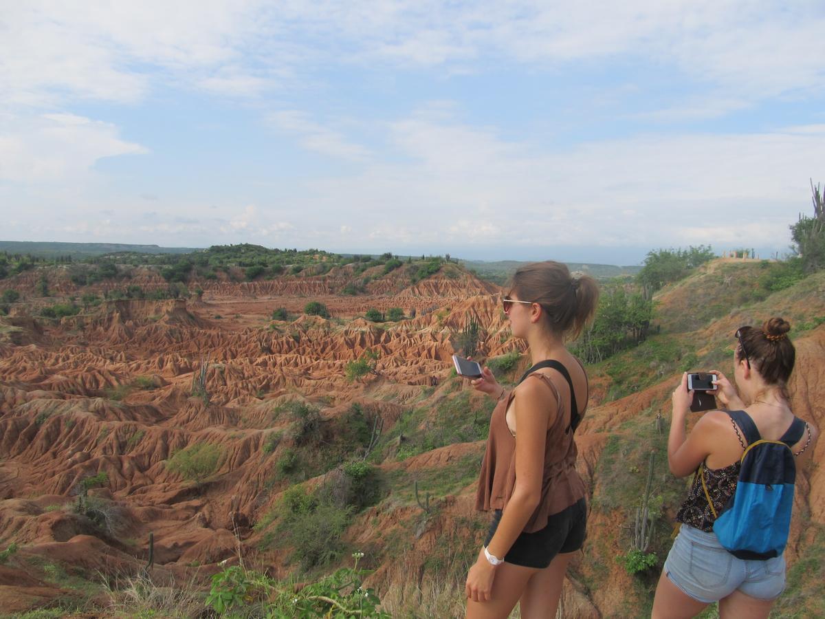 Backpackers And Travellers Hostel Нейва Экстерьер фото