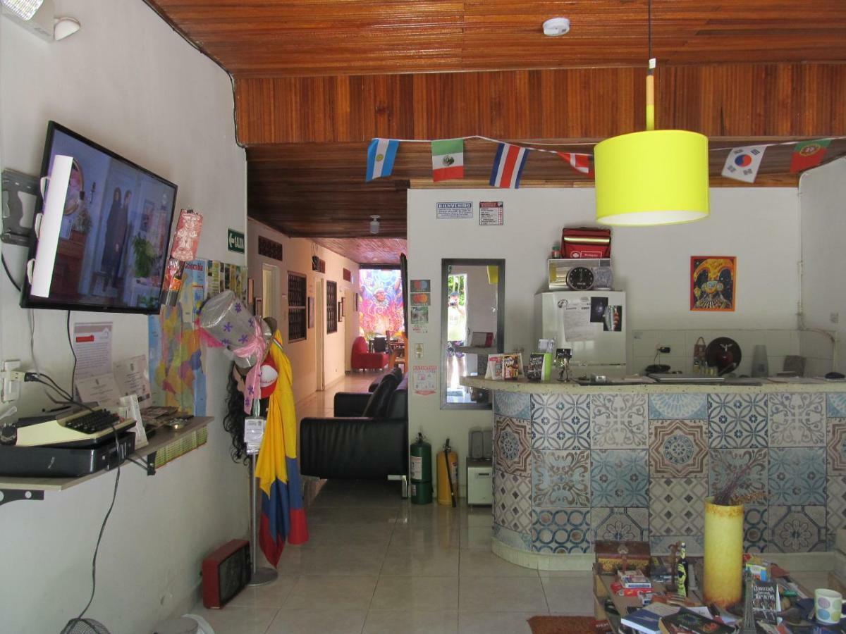 Backpackers And Travellers Hostel Нейва Экстерьер фото